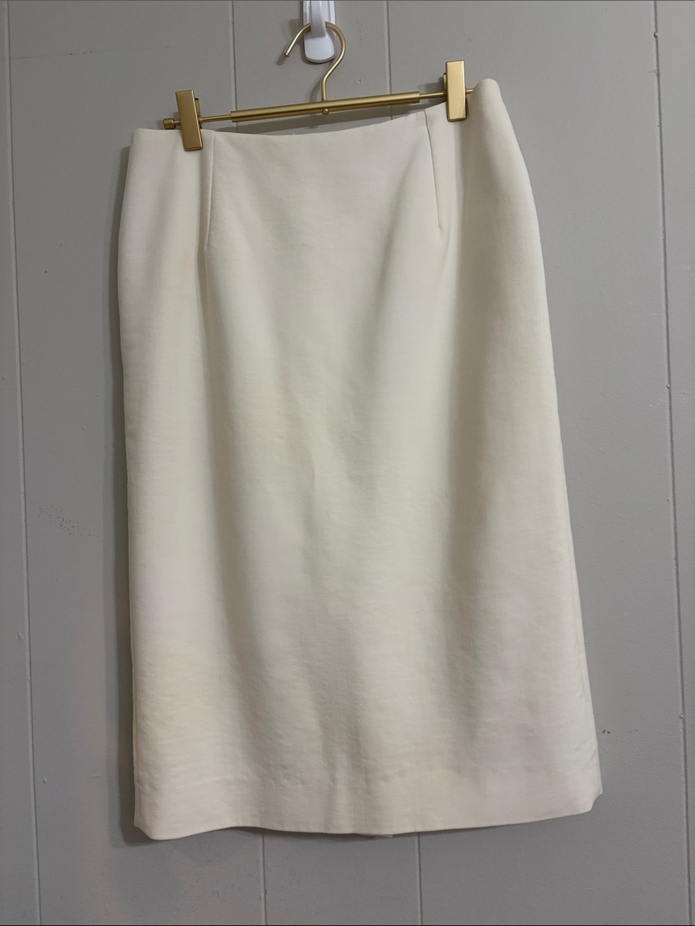 Carolina Herrera cream, virgin wool  skirt, size 6